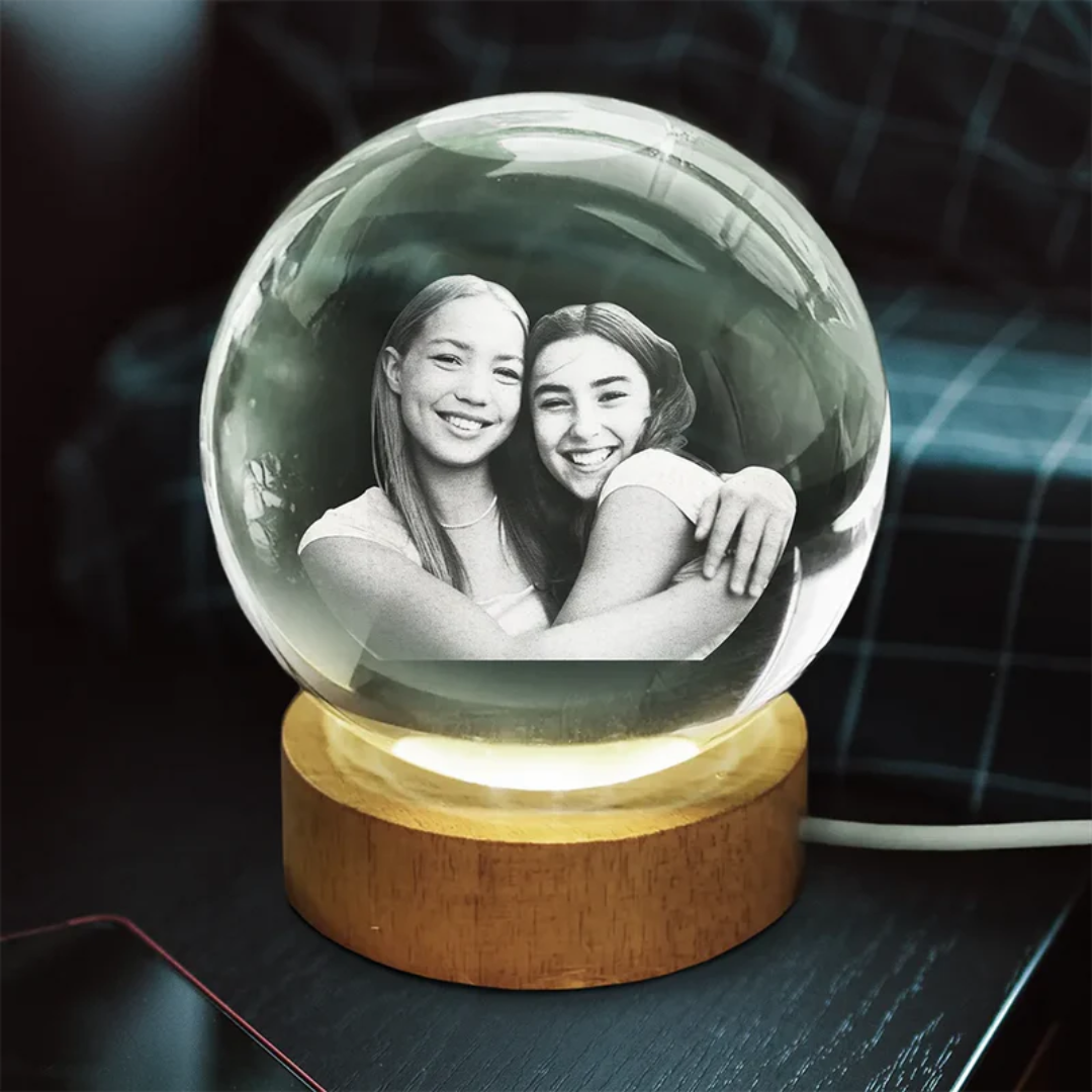Esfera de Cristal Personalizada con Foto y Nombres – Lámpara Iluminada Familiar, Mascotas o Pareja